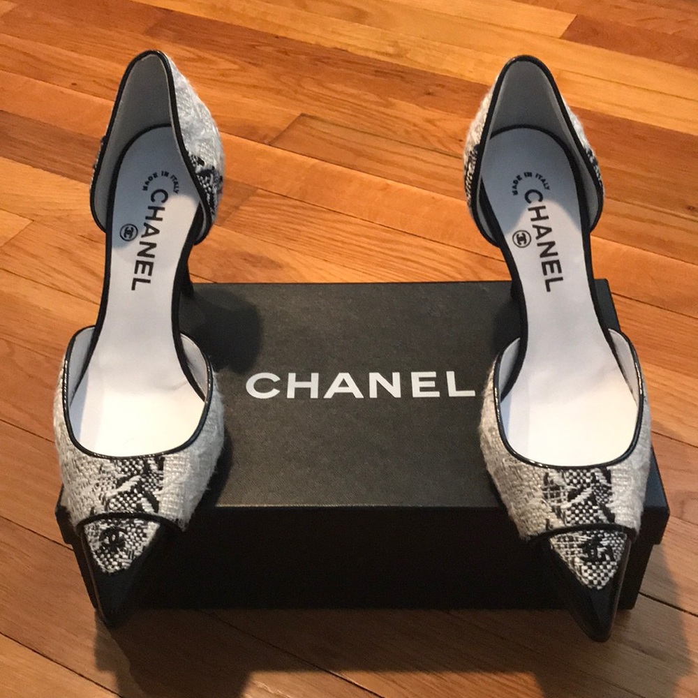 BNWT!  Chanel black and white heels!
